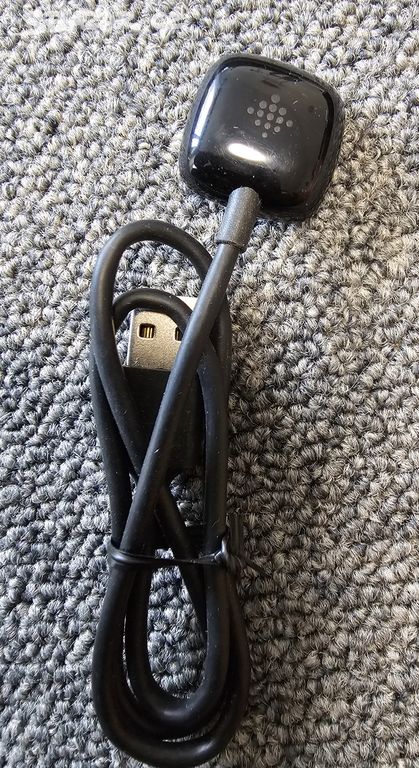 Originál nabíjecí USB kabel Fitbit Versa atd.