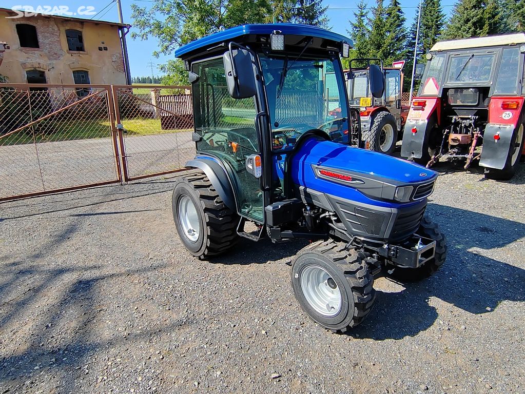 Traktor Farmtrac Compact 26 4WD s kabinou