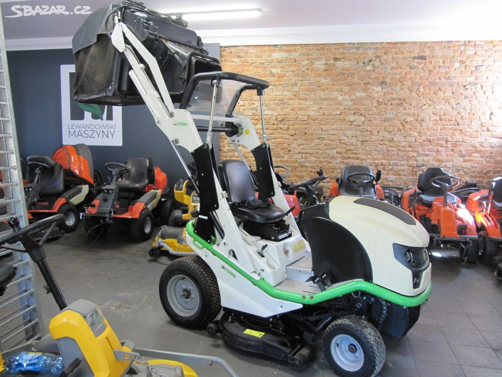 Zahradni traktůrek Etesia Buffalo 100 BVHPX 4x4