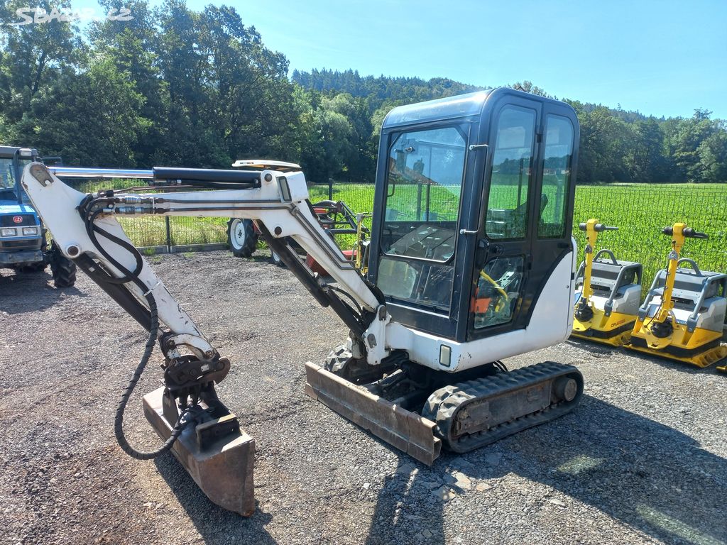 Minibagr Bobcat 322 D