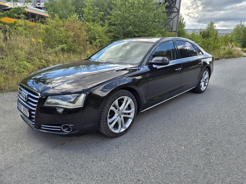 Audi A8L 3,0 Tdi 184 kw, r.v.2011 lehce havarován