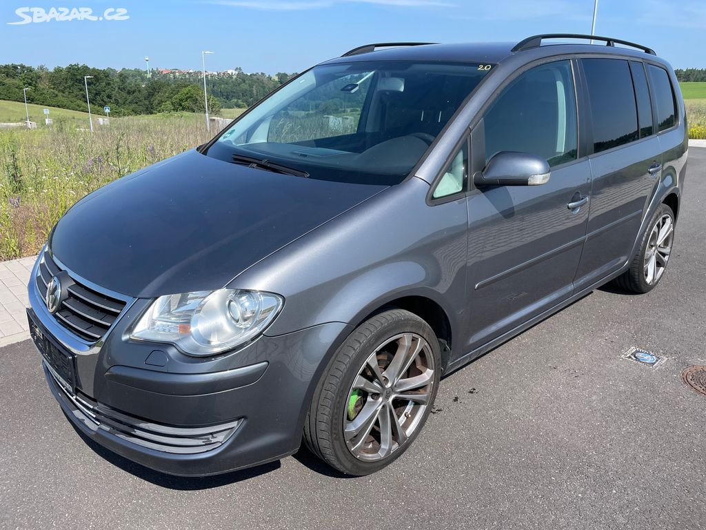 Volkswagen Touran 2.0 TDI, alu, 7 míst