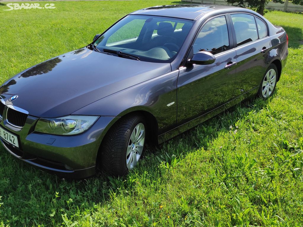 BMW E90 320i