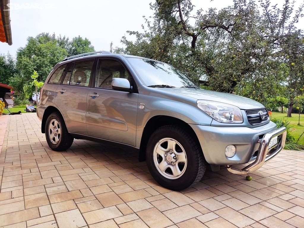 Toyota Rav 4 - 4x4 benzín naj pouze 39 500 km