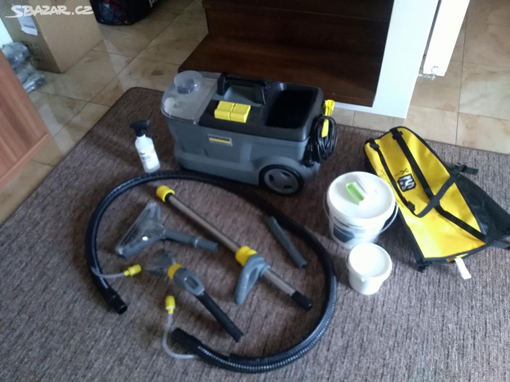 Čistič koberců a čalounění Karcher Puzzi 10