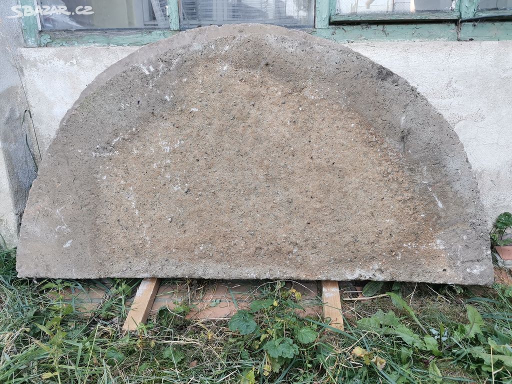 Betonový poklop na studnu průměr 150 cm, výška 7cm