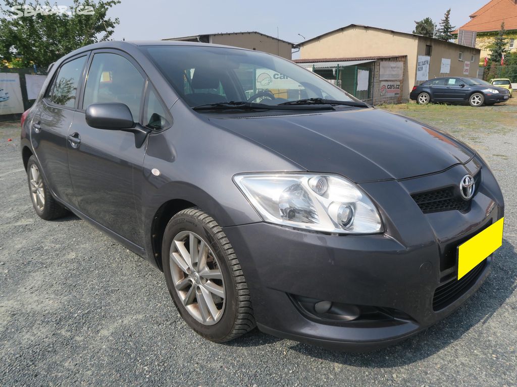 TOYOTA AURIS 2.0 D-4D EXCLUSIVE koupeno CZ