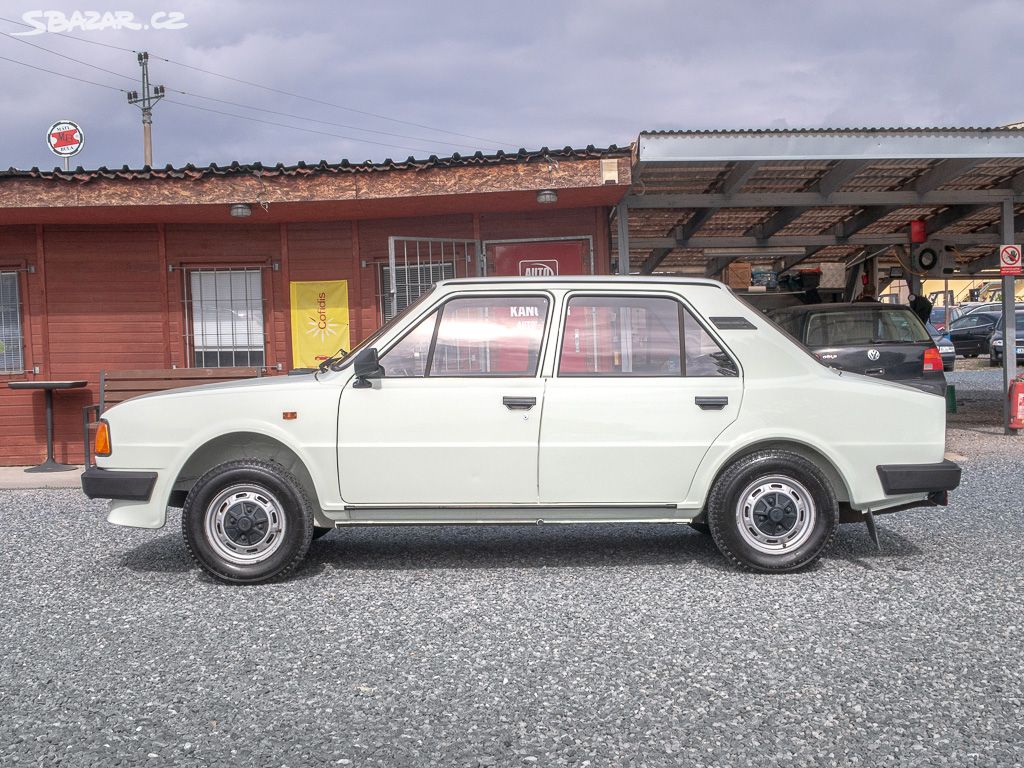 Škoda 105 ČR 105L VETERÁN SPZ