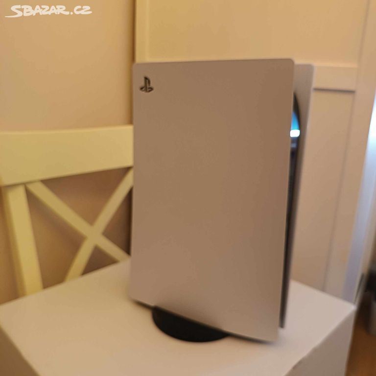 PS5, 1TB, V CENĚ 2 Ovladače, Last of Us, GoW ragna