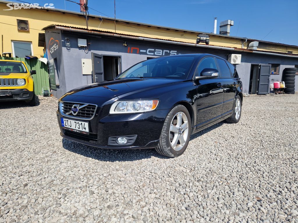 Volvo V50 D2,1.6D,84KW,6r.NAVI,PLNÝ SERVIS,2012