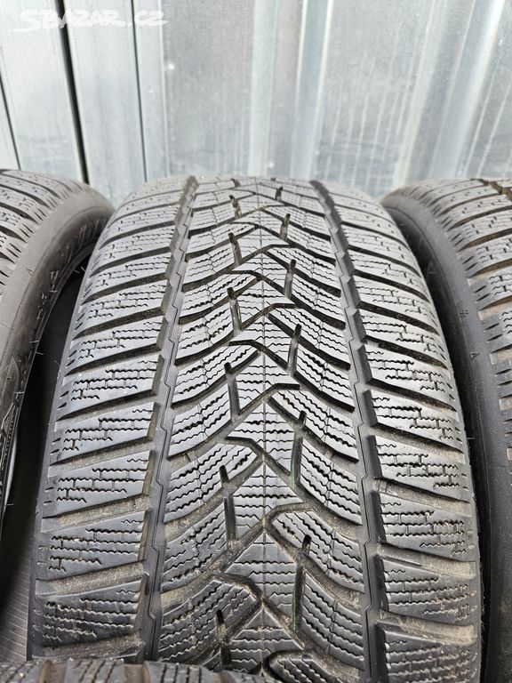 Zimní pneu Dunlop 235/45 R18 235/45/18 235/45R18