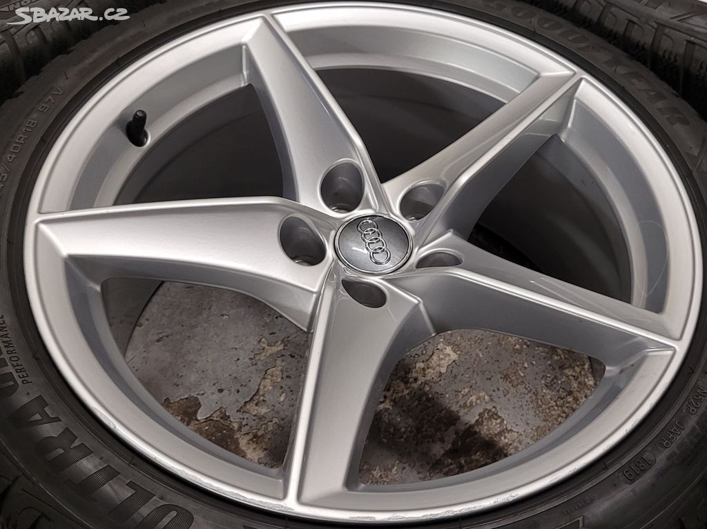 Audi A5: F5 ,18' alu,zimní pneu GoodYear, originál