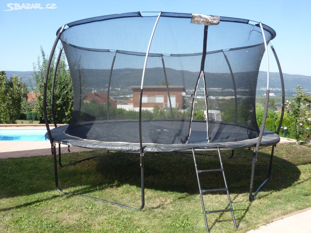 Trampolína