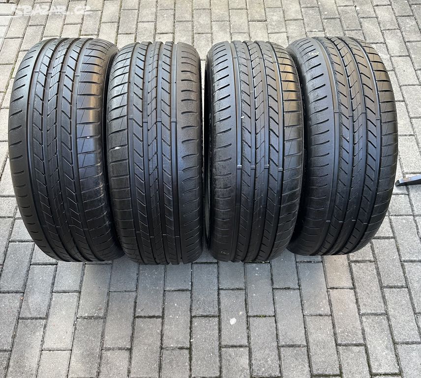 Použité letní pneu: 235/45/R19 - 4 kusy. RunFlat