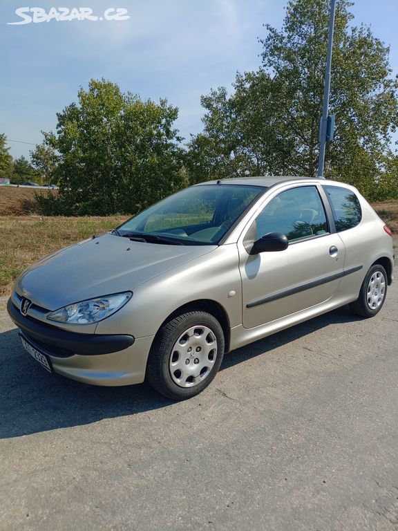 Peugeot 206 r.v.2004 najeto pouze 51 tis.km