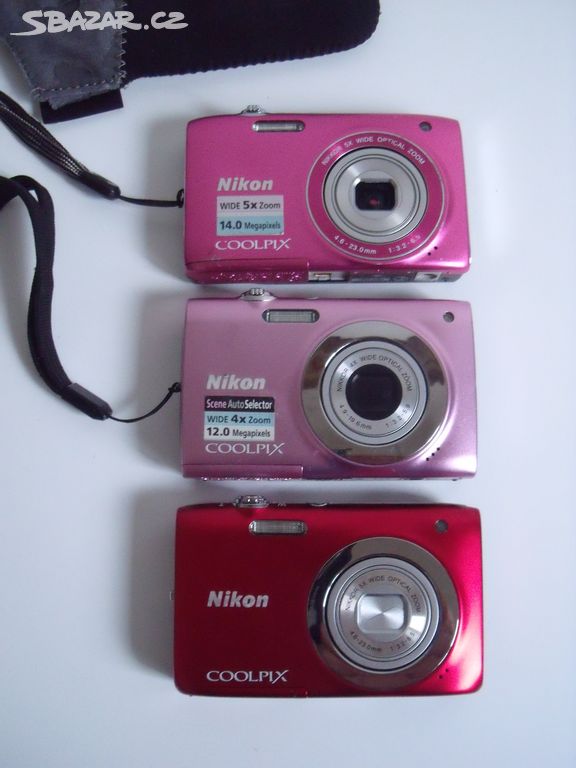 3x fotoaparát Nikon, funkční, bez baterií