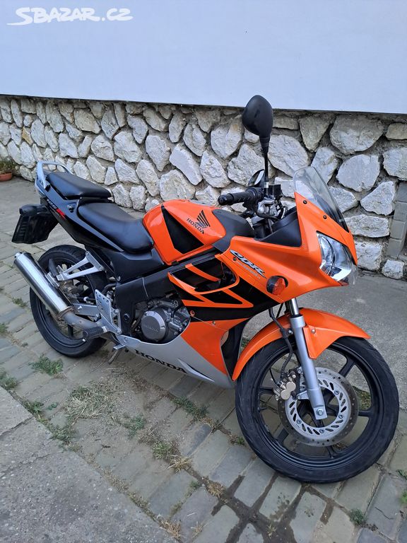 Honda CBR 125 R 2006 - možno řídit s řiď. průk. A1