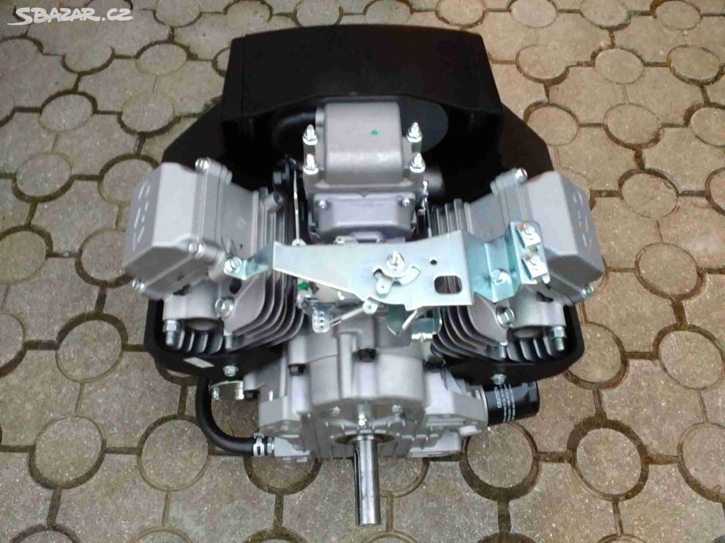 Dvouválcový motor pro zahradní traktory 17 HP