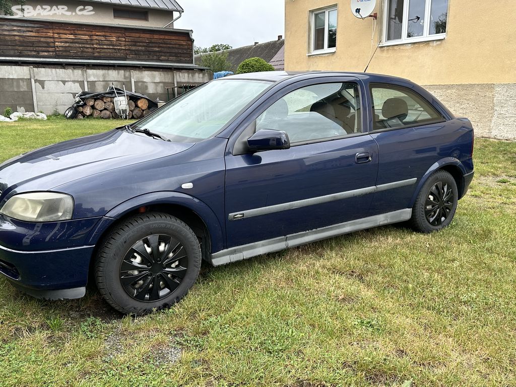 Opel Astra 1.6 benzin Auto sausedky výborný stav