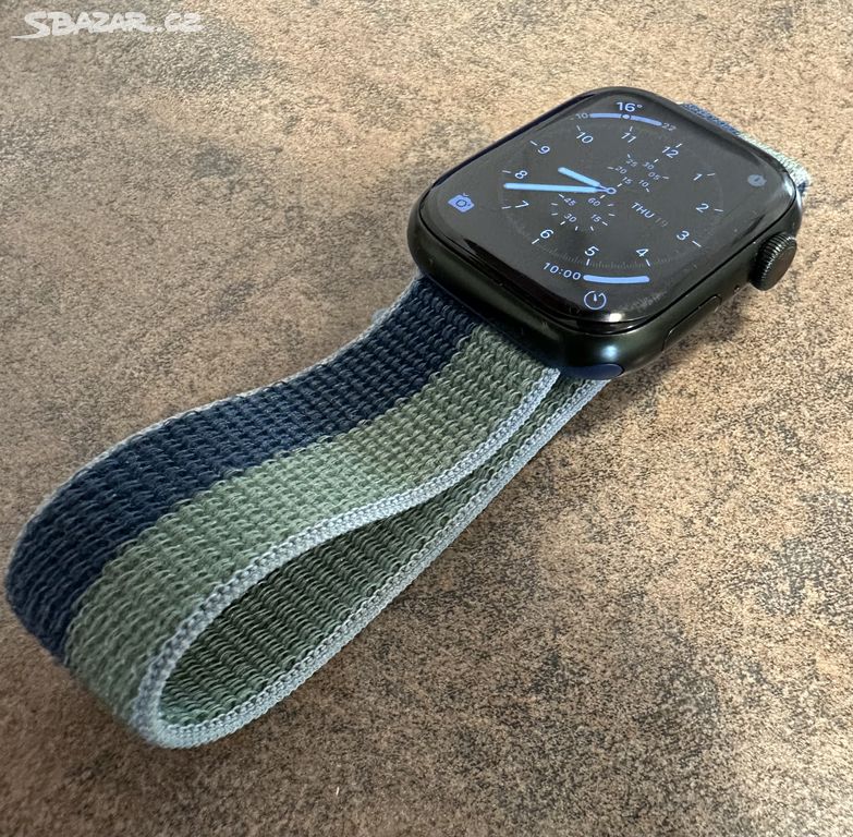 Apple Watch S7 45 mm + Příslušenství