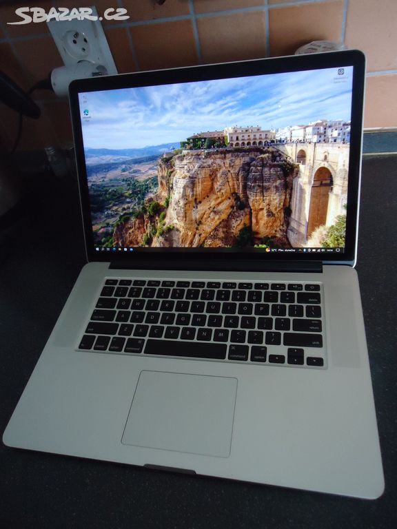 MacBook Pro 15, i7, 16GB, 256GB, mac os+Win10, TOP