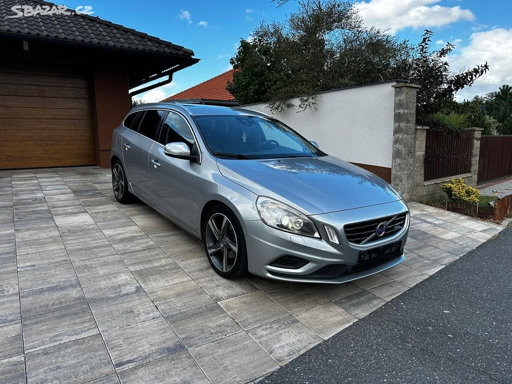 Volvo V60, 120kw, pětiválec, R-DESIGN