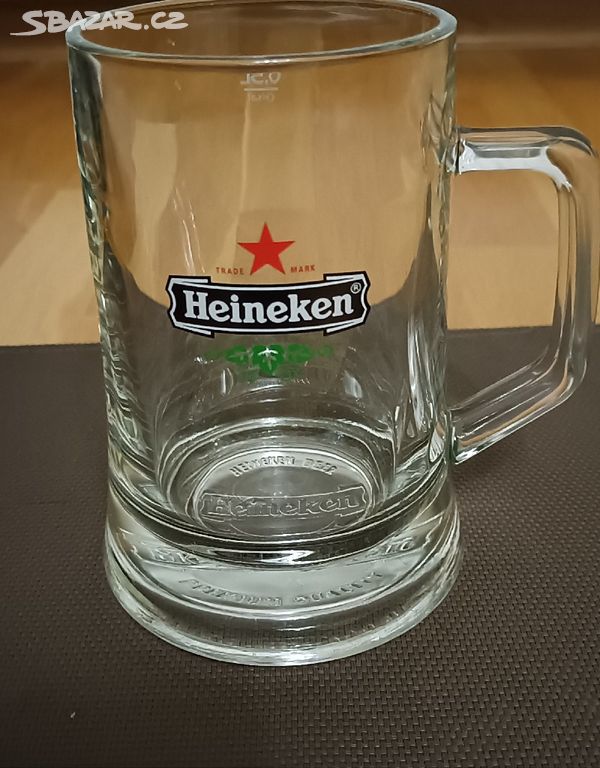 Pěkný půllitr Heineken,cejchovaný