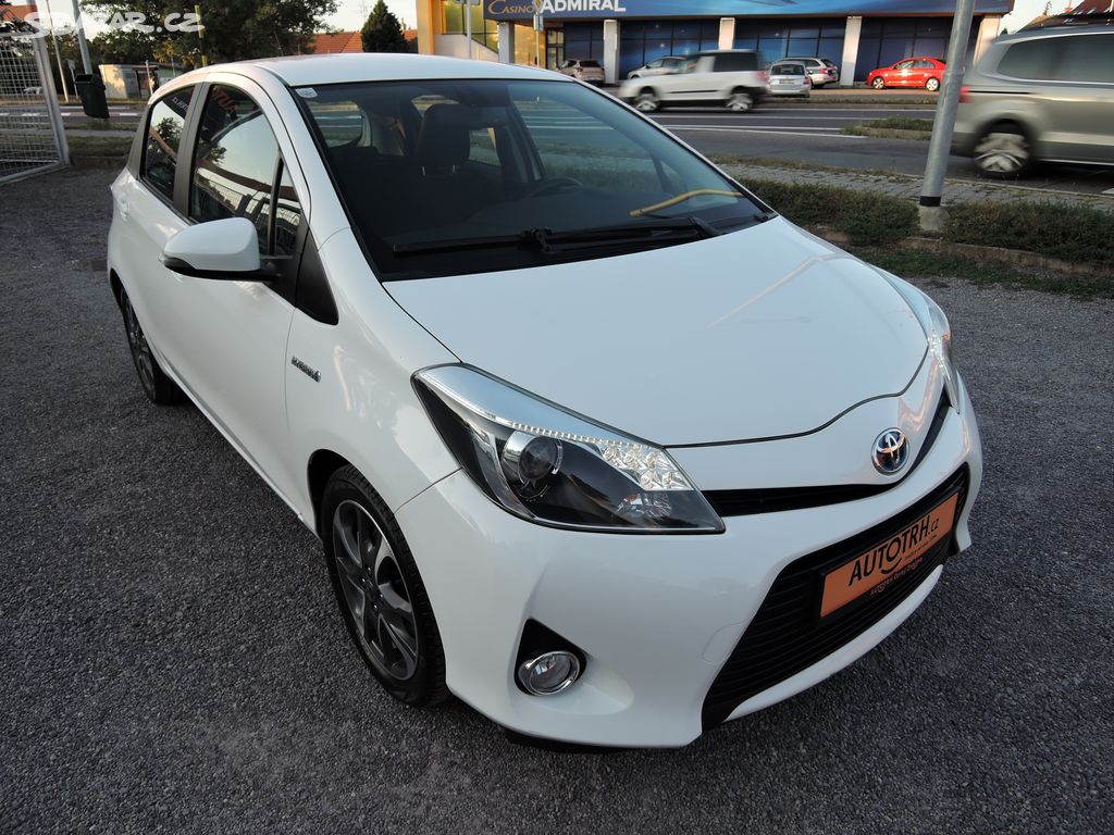 Toyota Yaris, 1,5 VVTi hybrid NAVI kamera 2014