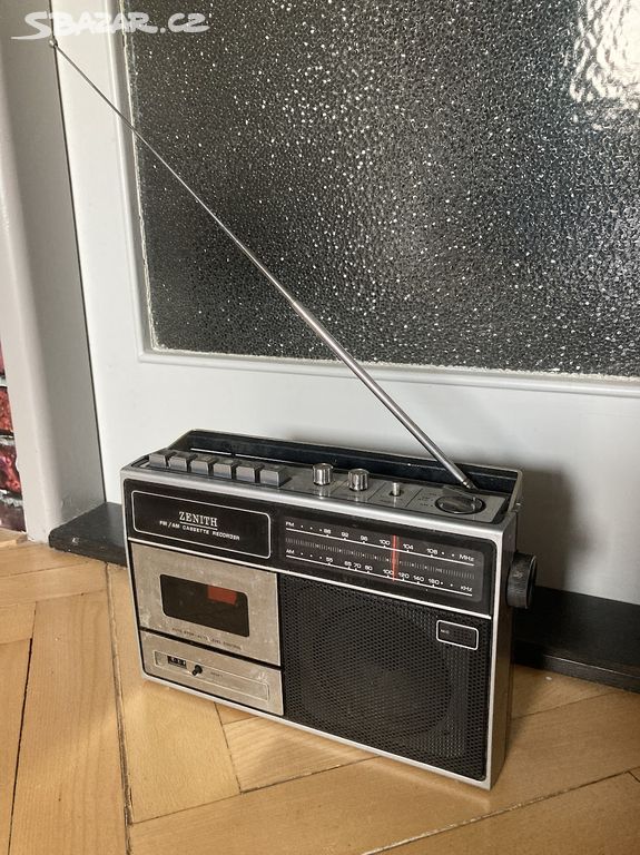 Vintage tranzistorový radiomagnetofon Zenith