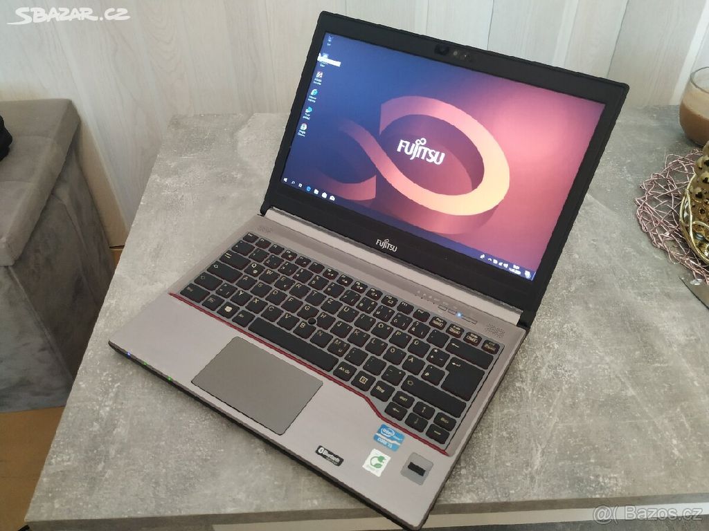 Fujitsu Lifebook E733