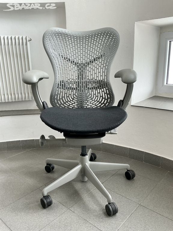 kancelářské křeslo Herman Miller Mirra