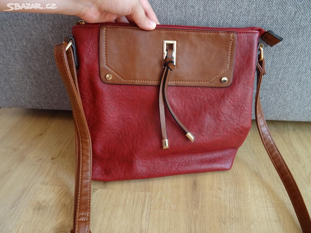 Vínová crossbody kabelka