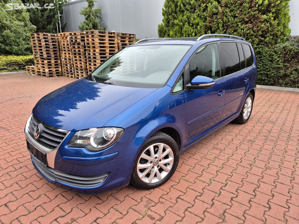 VW Touran 1.9TDi 2010,tažné,webasto,serviska,navi