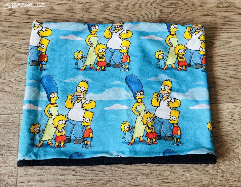 Krásný modrý zimní nákrčník Simpsonovi.