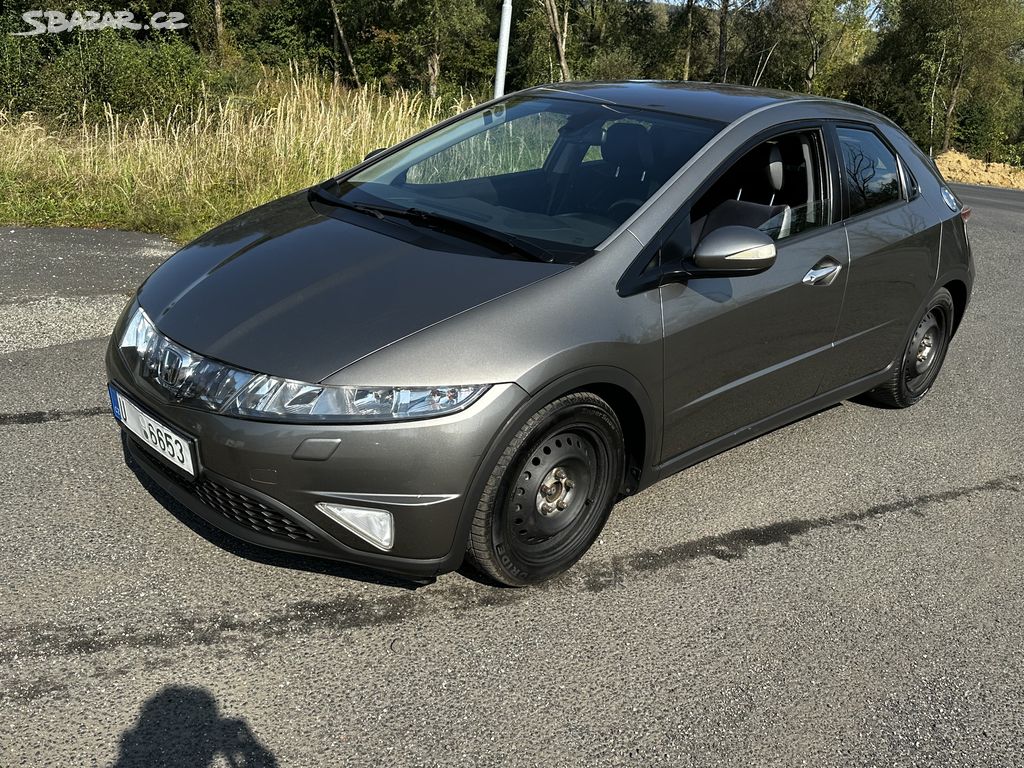 Honda Civic 1.8i 103kw, r.2008, klima, STK