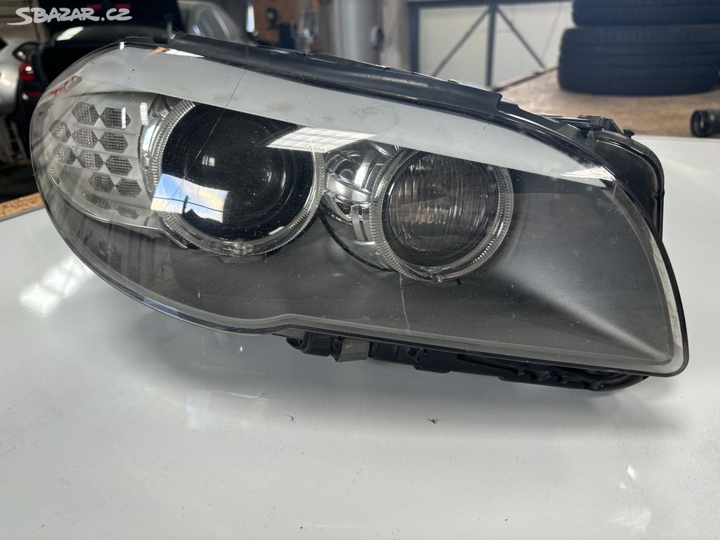 Prodám Pravé Přední Světlo BMW 5 F10 F11