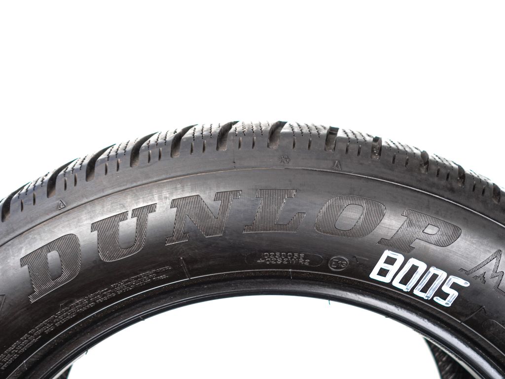 Zimní pneu 235/55/17 Dunlop 2ks p8005