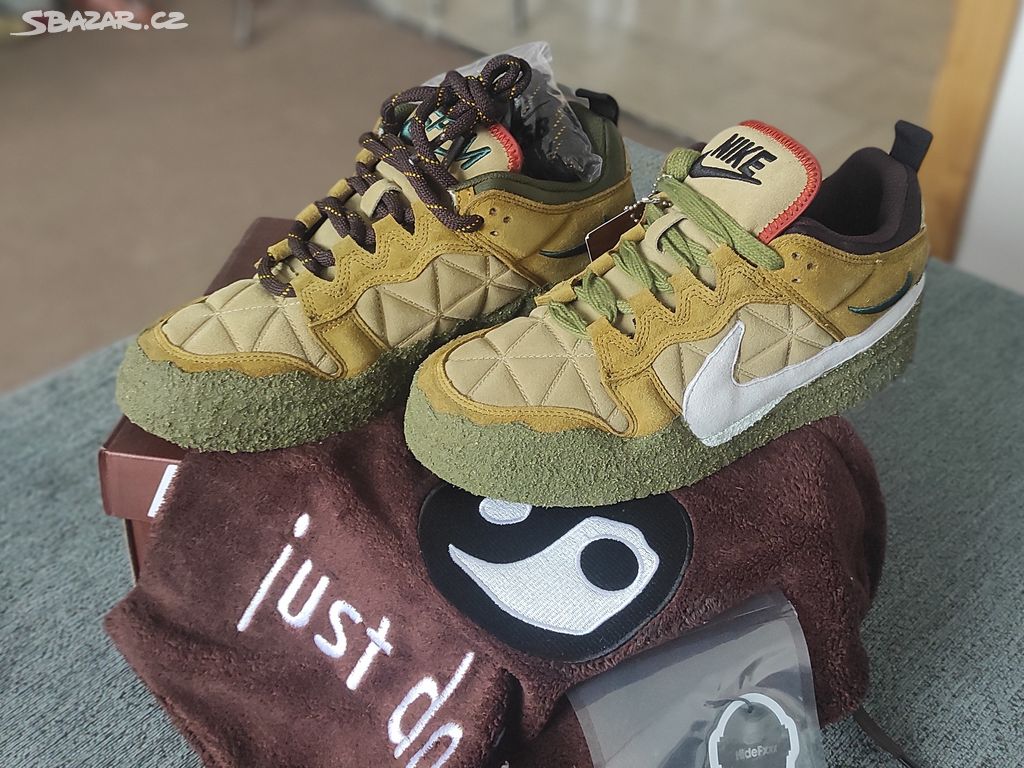 NIKE Cactus