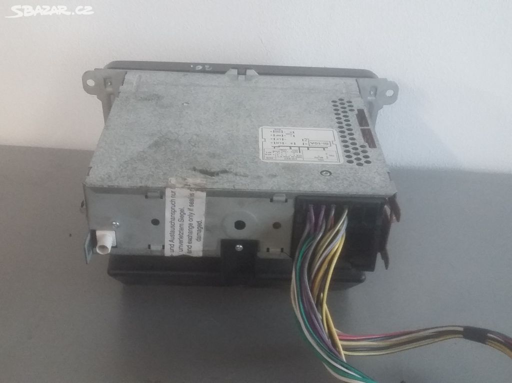 Autoradio RCD 300 Volkswagen Golf 5 - Golf+ - Polo - Touran - Caddy  5M0035186A