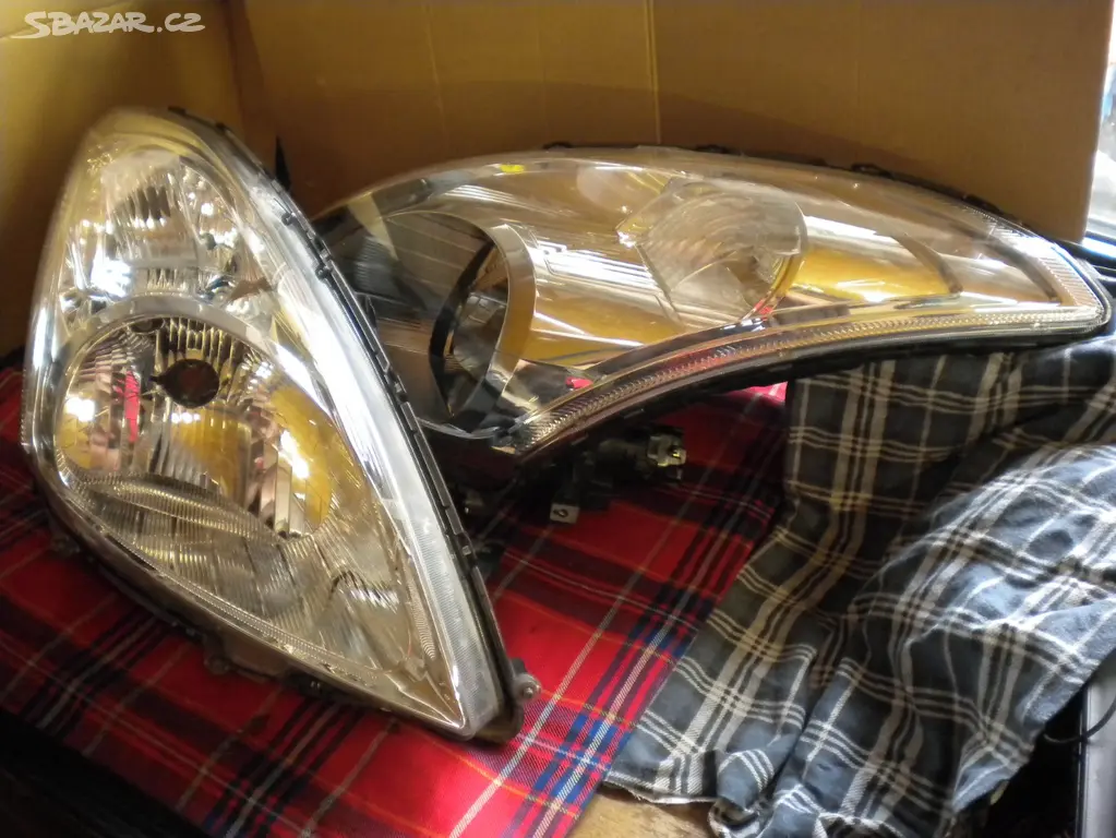 Náhled: PŘEDNÍ SVĚTLOMETY SUZUKI SWIFT