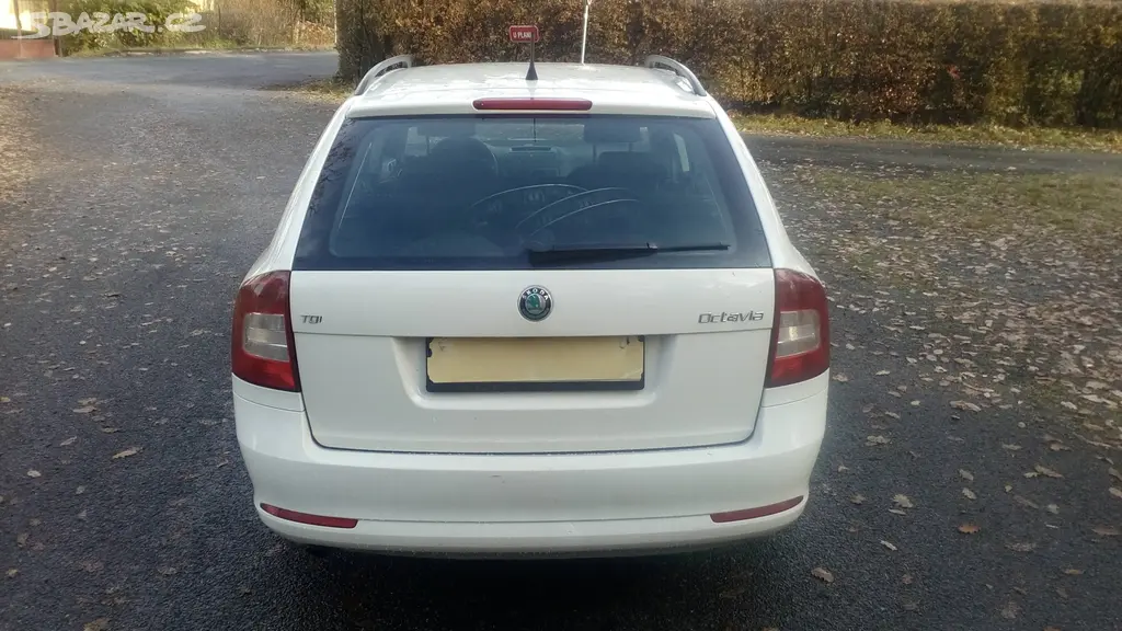 Škoda Octavia combi TDI 77 kW rv 2012 původ CZ-TOP - fotka 6