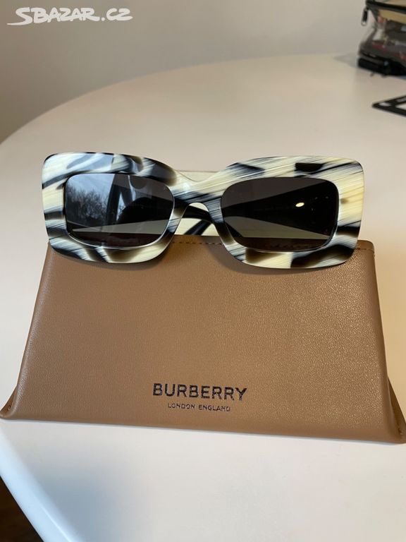 Burberry sluneční brýle trendy