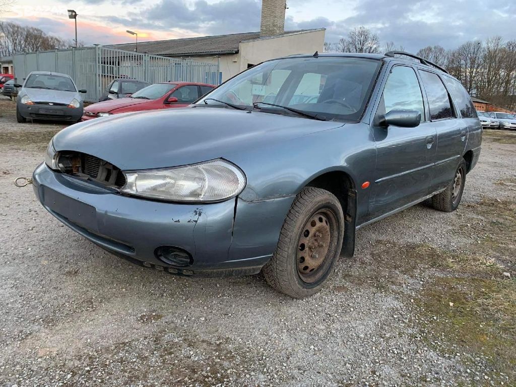 Ford Mondeo Combi 1.8i - náhradní díly