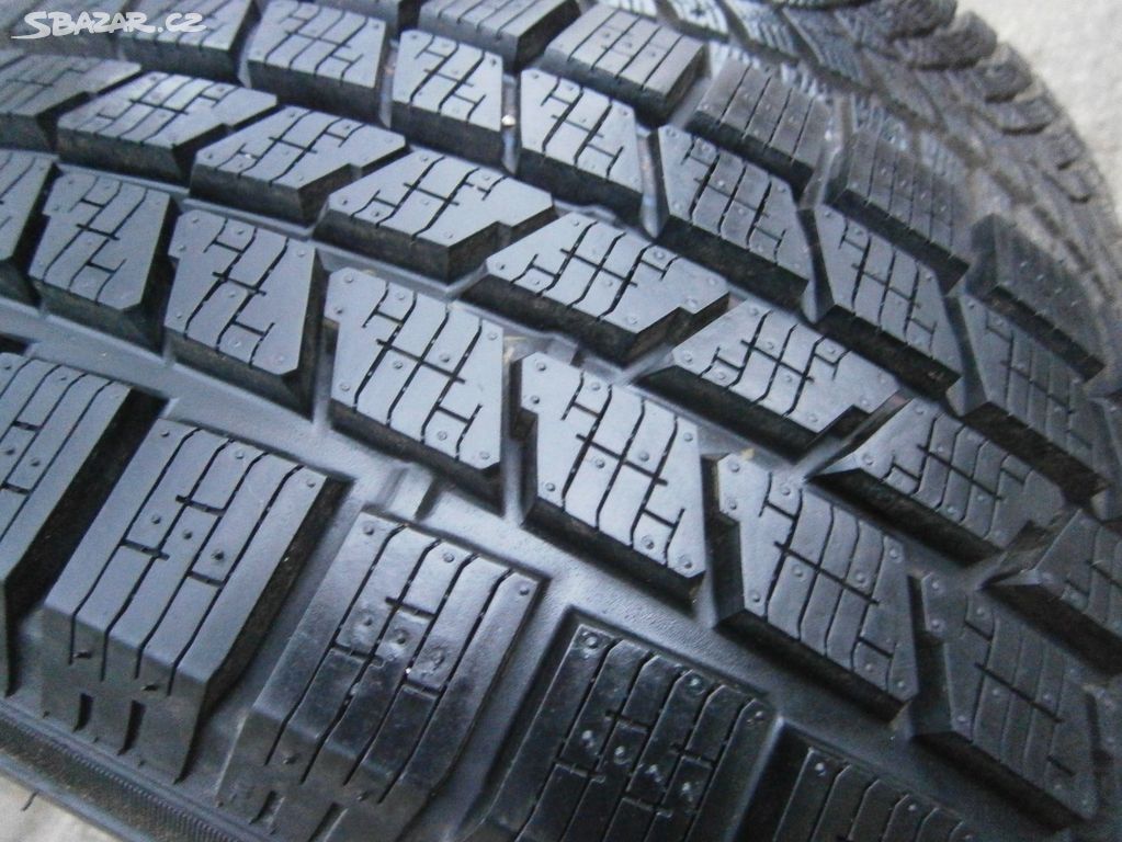 235/65/18 110H XL ICE & SNOW PIRELLI