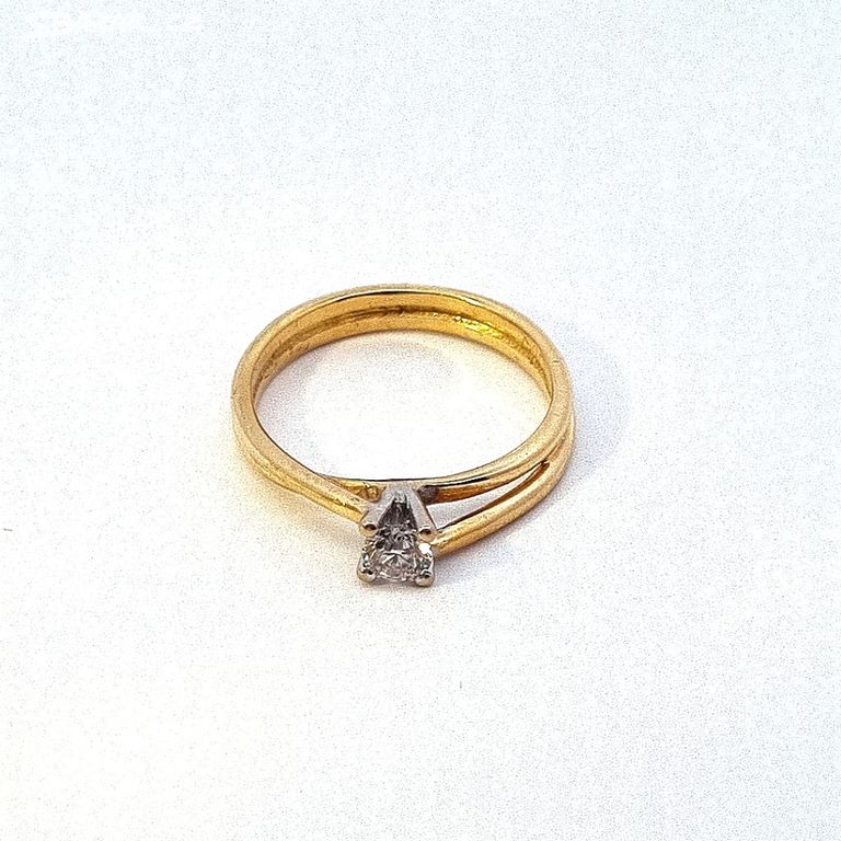 Zlatý prsten s diamantem, vel. 55 (12478)