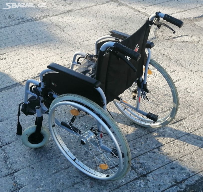 Invalidní vozík B+B bržděný skládací XL sed 47cm