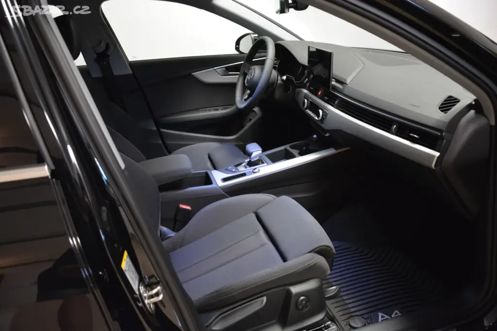 Audi A4 Avant S line 35TFSI 7 DSG 5 LET ZÁRUKA ČR - fotka 5