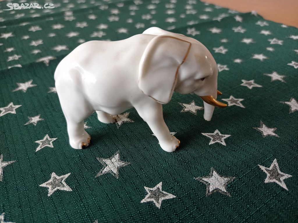 Malý porcelánový starožitný slon