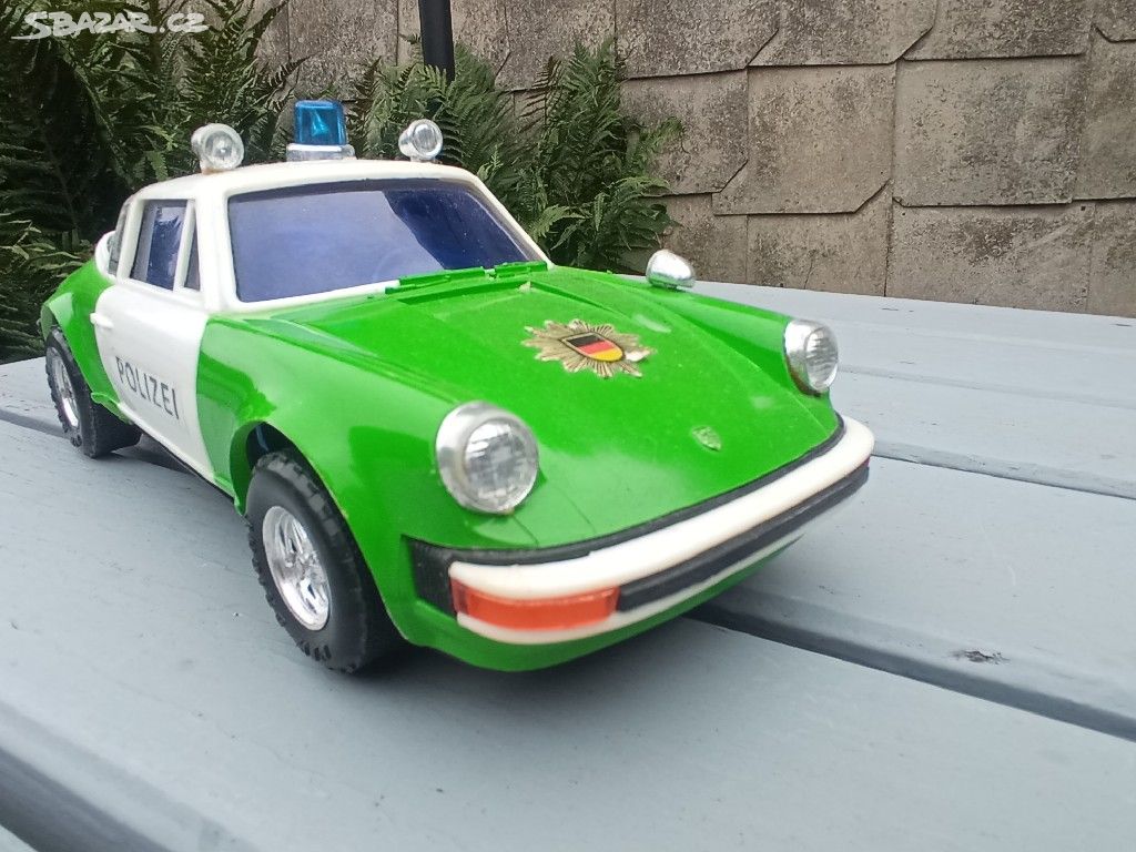 Porsche 911 stará hračka funkční. Ne Ites Igra
