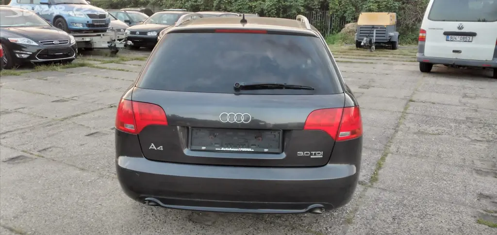 Audi A4 8E quattro Edition 3,0 V6 TDI 171kW 2008 - fotka 3